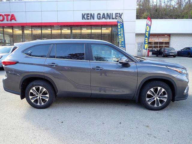 Certified 2023 Toyota Highlander XLE image 2