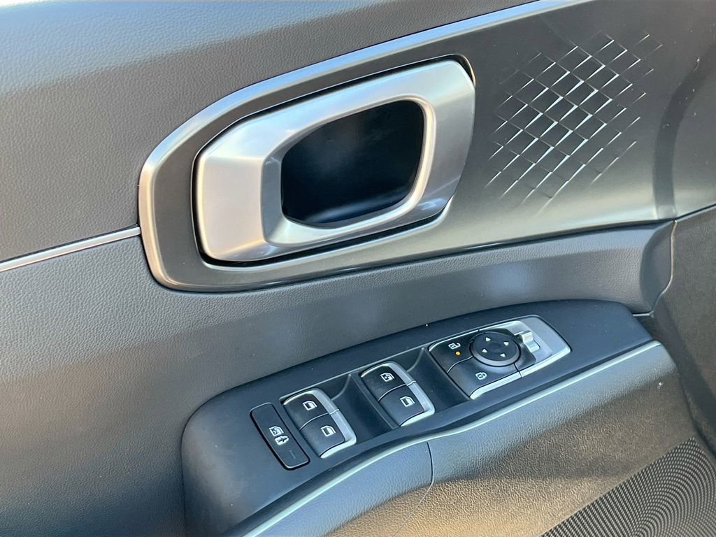 Certified 2025 Kia Sorento EX image 19