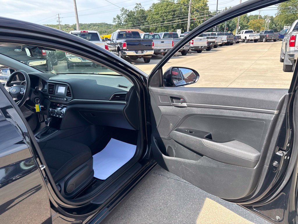 Used 2020 Hyundai Elantra SE w/ Cargo Package (C1) FWD image 34