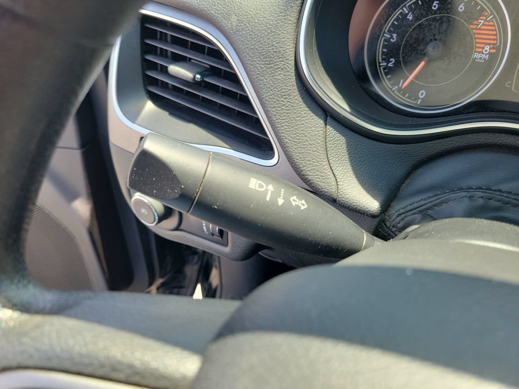 Used 2019 Jeep Cherokee Latitude w/ Popular Appearance Group FWD image 26