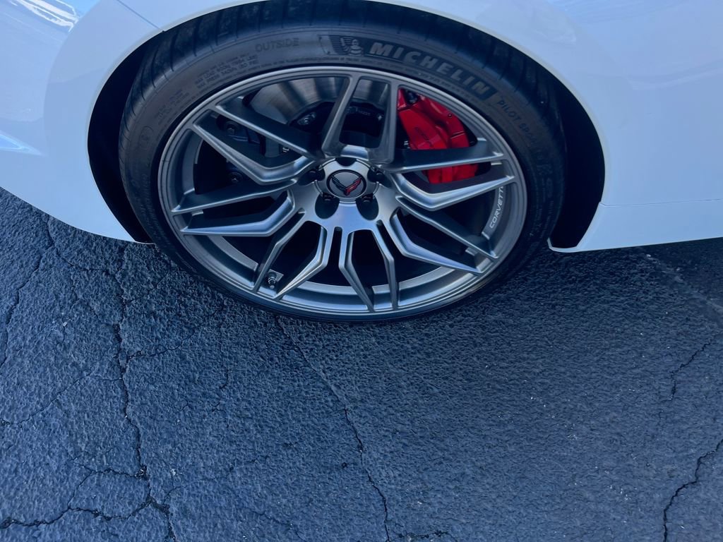 Used 2025 Chevrolet Corvette Z06 image 25