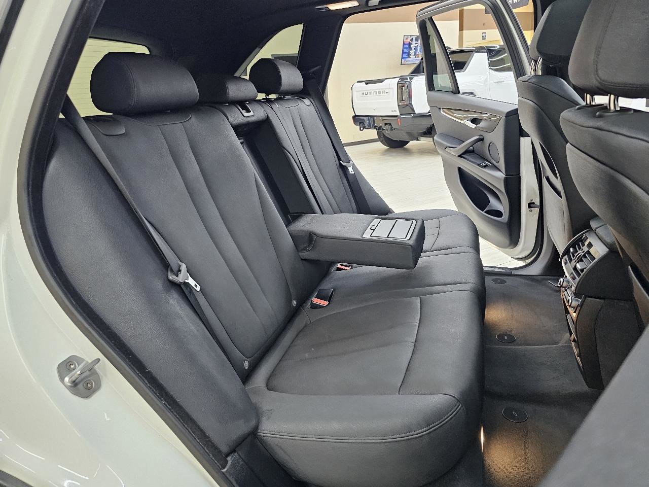 Used 2018 BMW X5 xDrive35i w/ M Sport Package AWD/4WD image 24