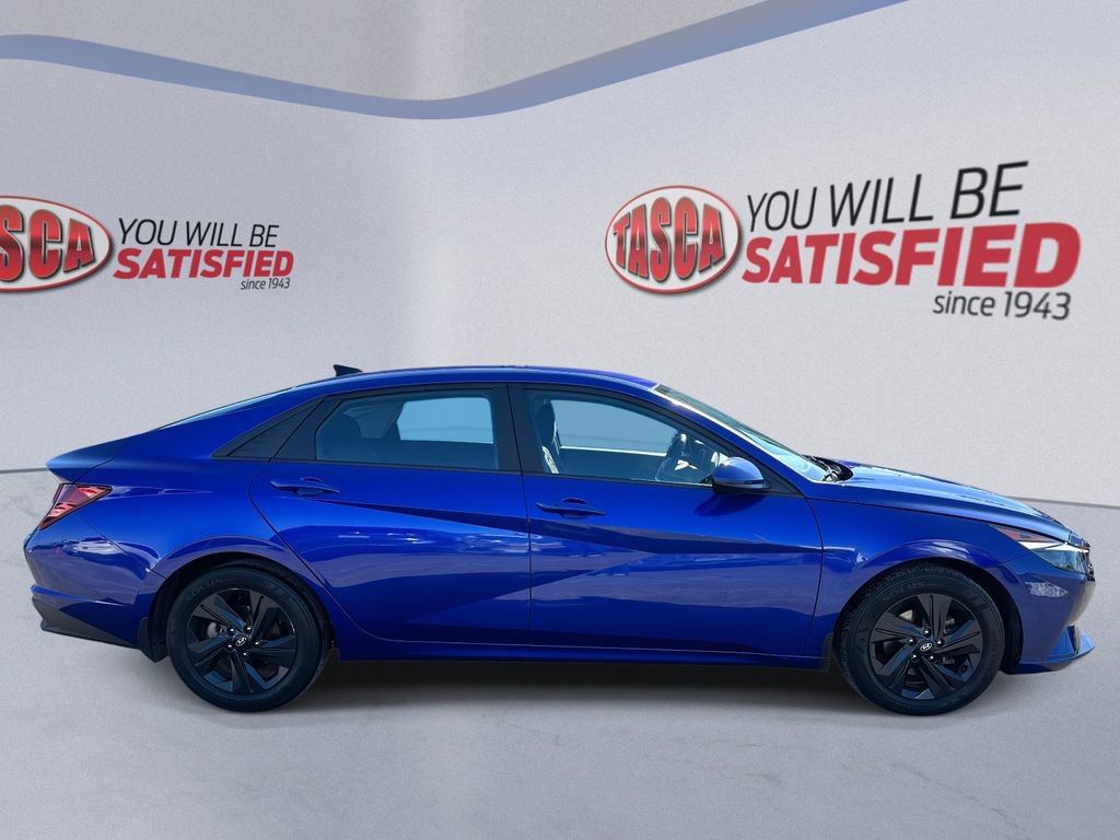 Certified 2023 Hyundai Elantra SEL image 2
