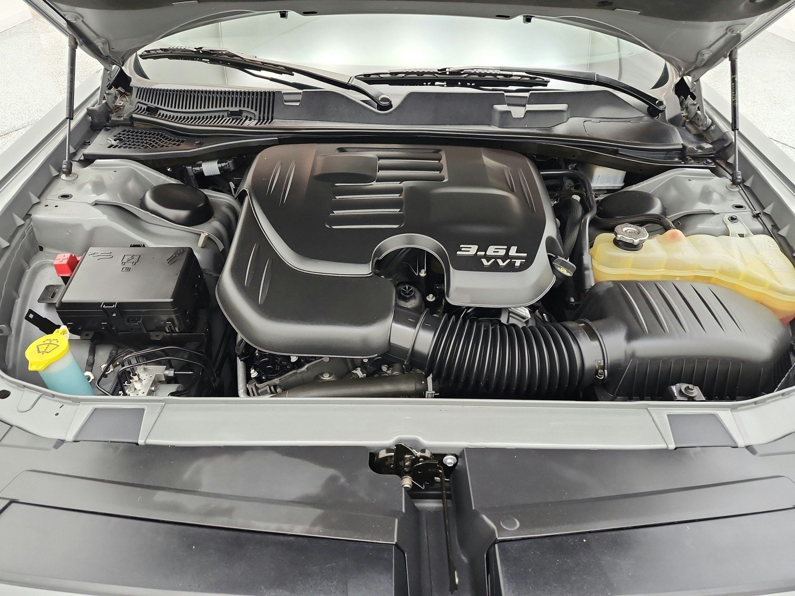 Used 2019 Dodge Challenger SXT RWD image 16