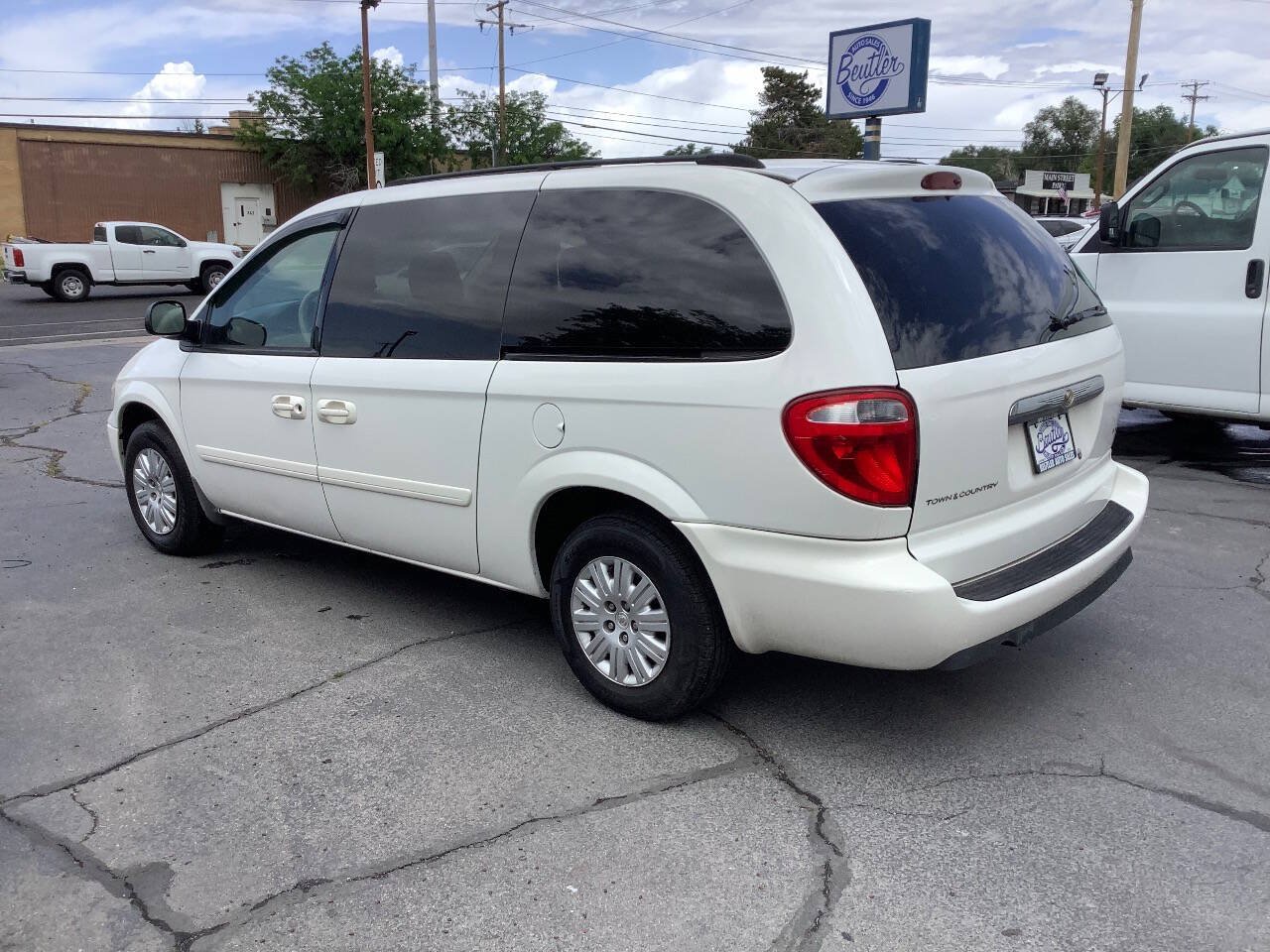 Used 2006 Chrysler Town & Country LX w/ Popular Equipment Group II FWD image 11