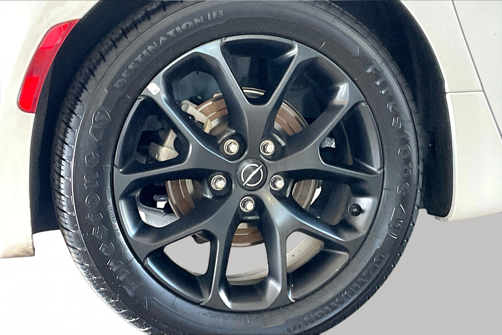 Used 2025 Chrysler Pacifica Limited FWD image 37