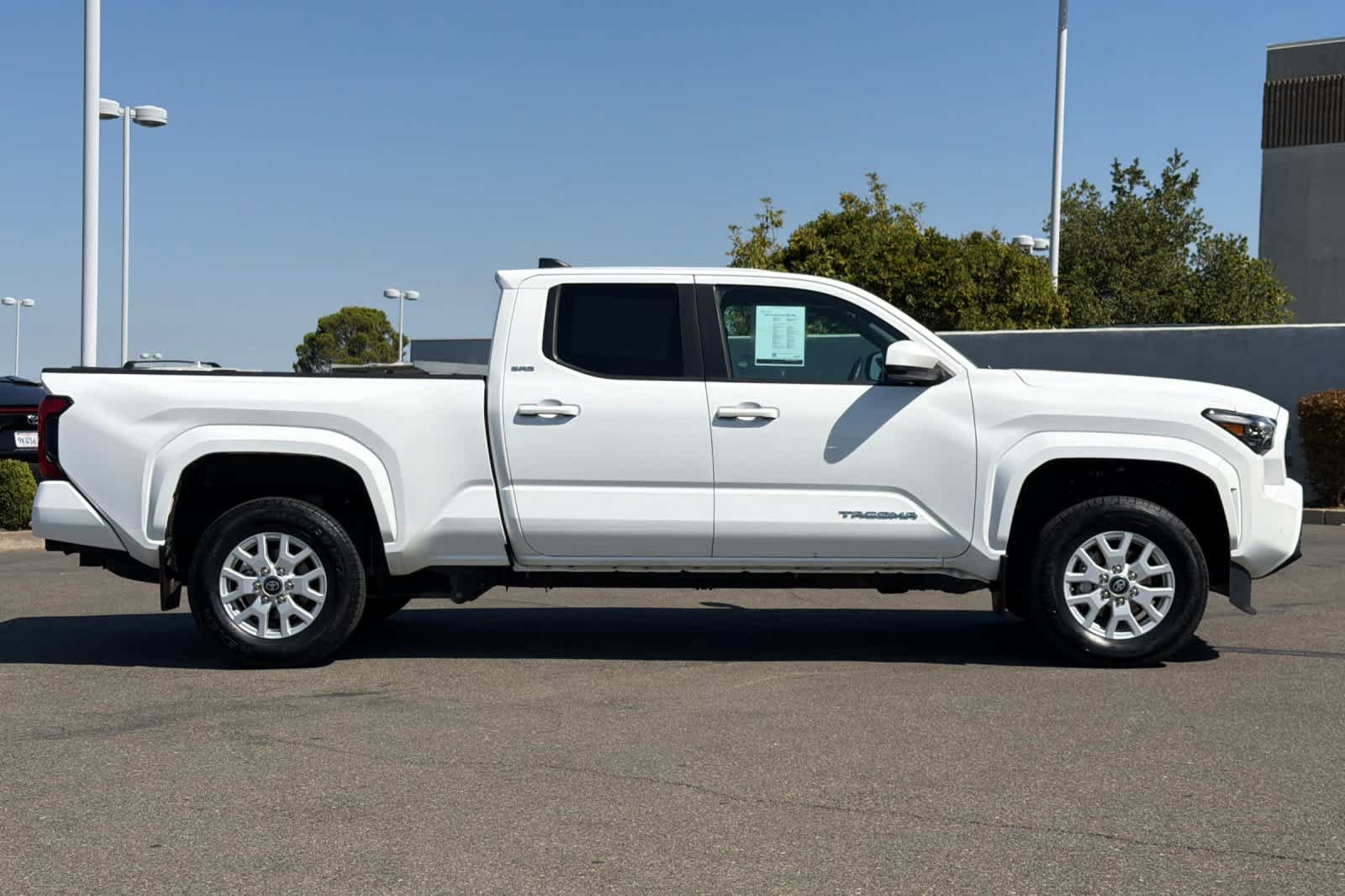 Used 2024 Toyota Tacoma SR5 AWD/4WD image 6