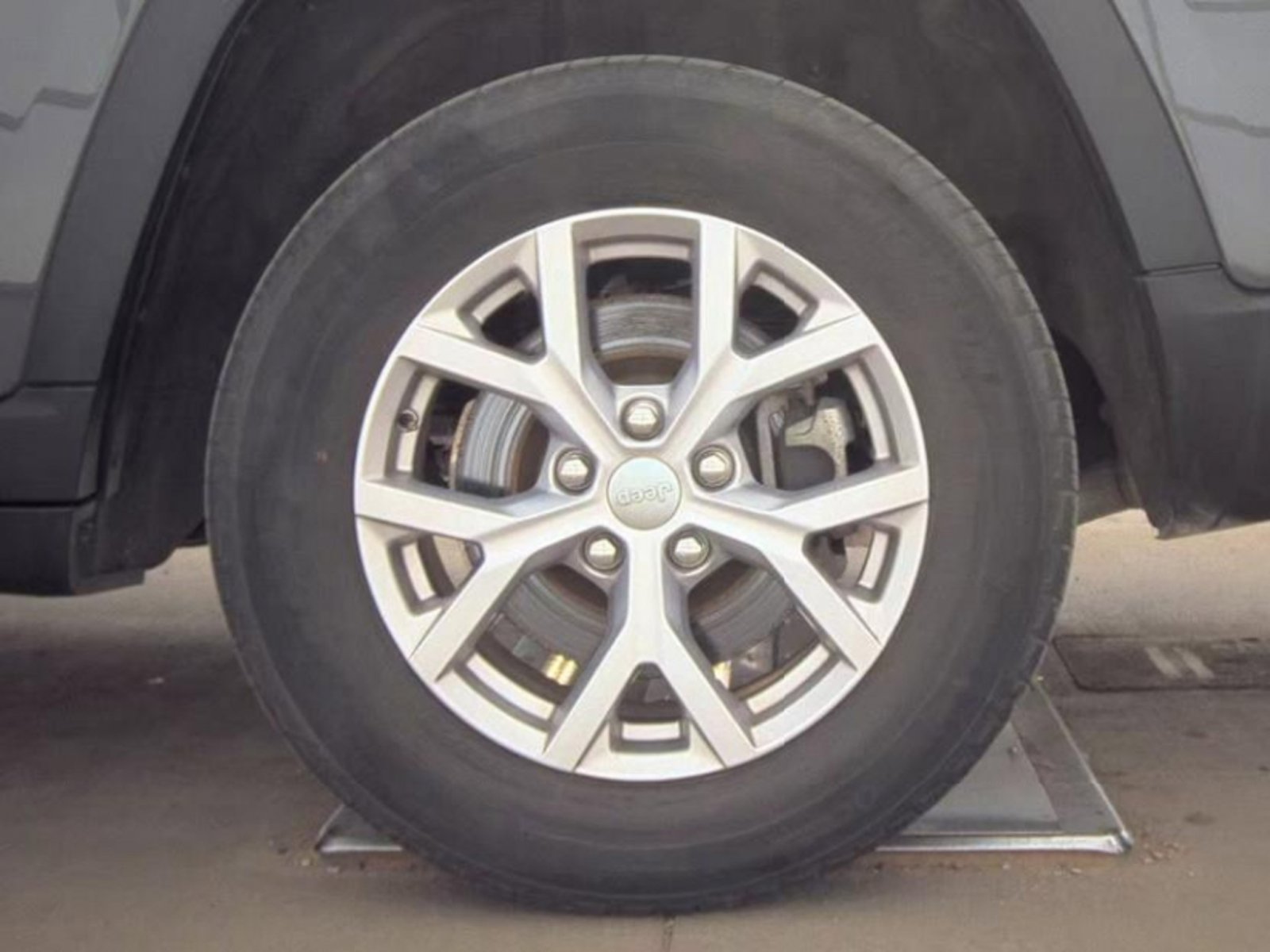 Used 2021 Jeep Grand Cherokee L Limited AWD/4WD image 12