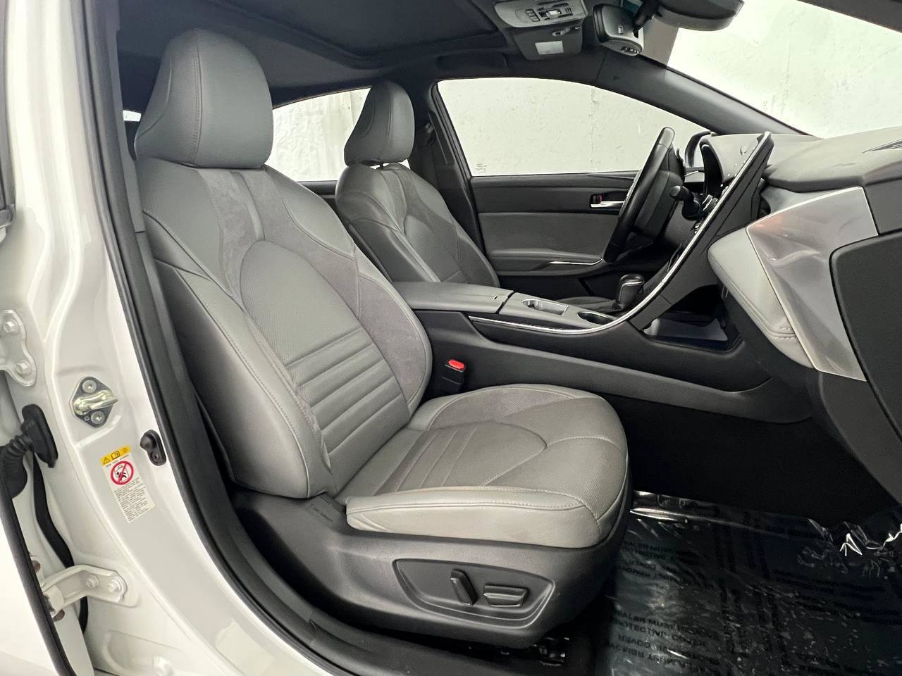 Used 2019 Toyota Avalon XSE w/ Carpet Mat Package FWD image 12
