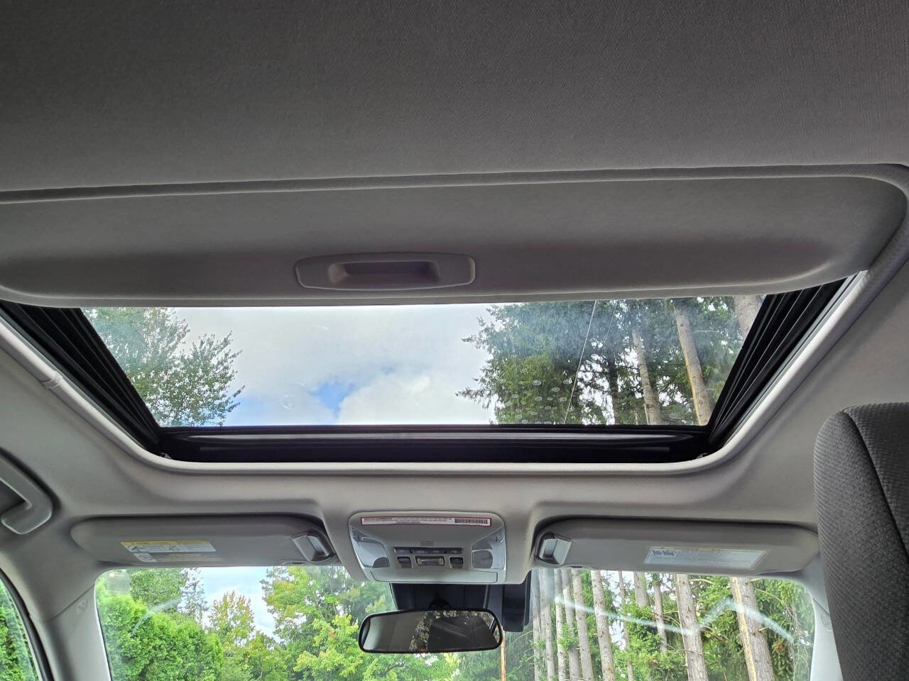 Used 2020 Toyota RAV4 XLE w/ Convenience Package image 28