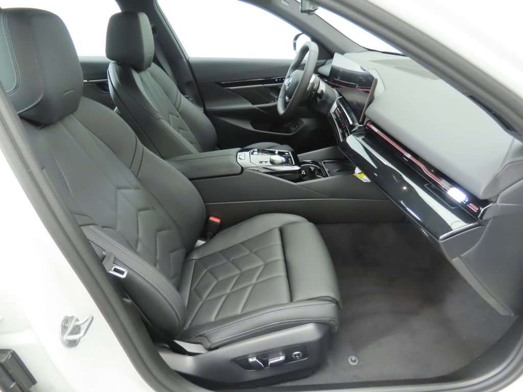 Certified 2025 BMW 530i 530i image 21