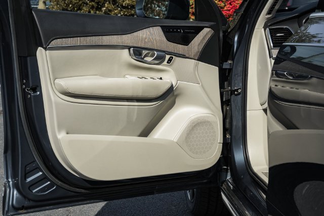 Certified 2024 Volvo XC90 T8 Ultimate w/ Lounge Package AWD/4WD image 38