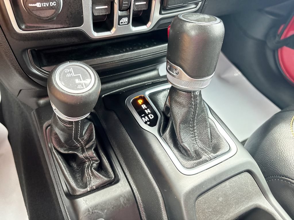 Used 2024 Jeep Wrangler Unlimited Sahara AWD/4WD image 27