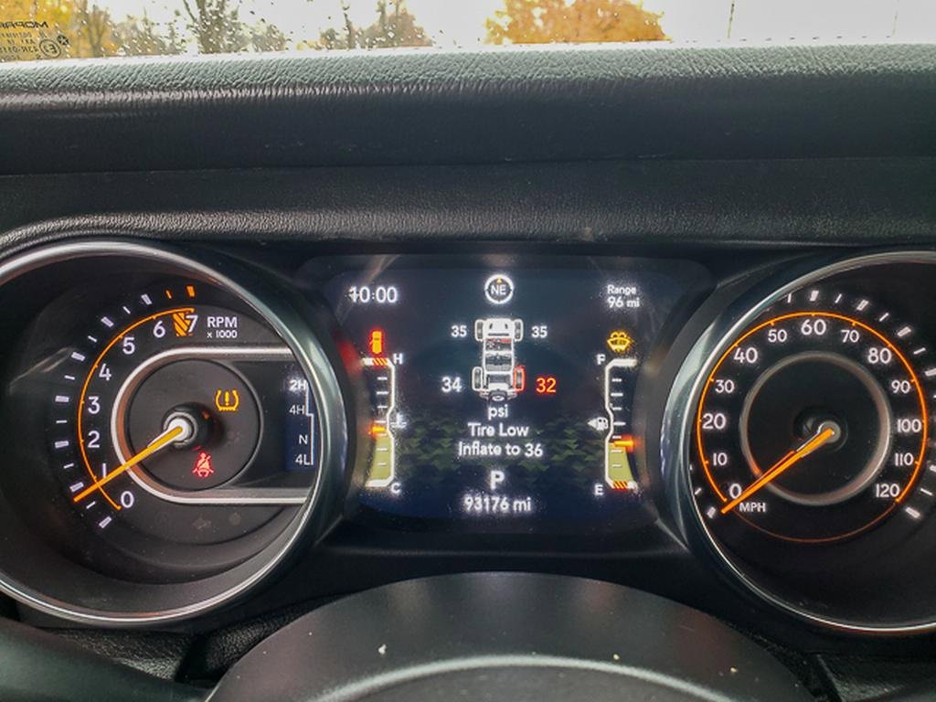 Used 2018 Jeep Wrangler Unlimited Sahara w/ Dual Top Group image 21