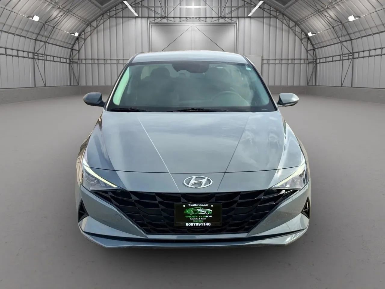 Used 2021 Hyundai Elantra SE image 2