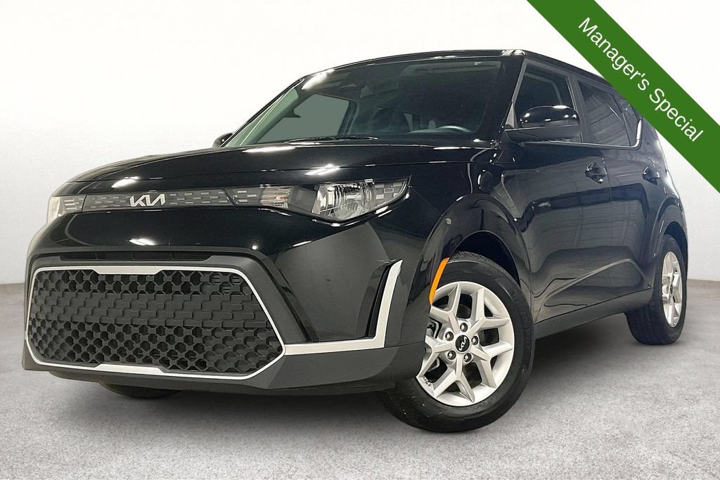 Used 2025 Kia Soul LX FWD image 14