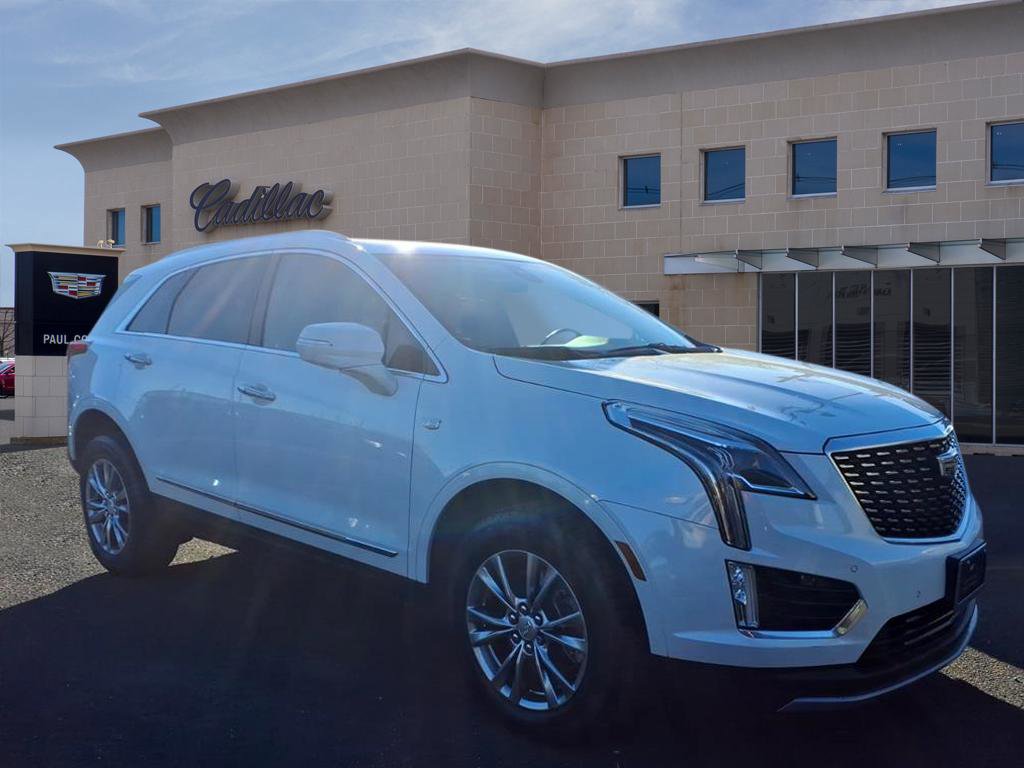 Certified 2022 Cadillac XT5 Premium Luxury image 3