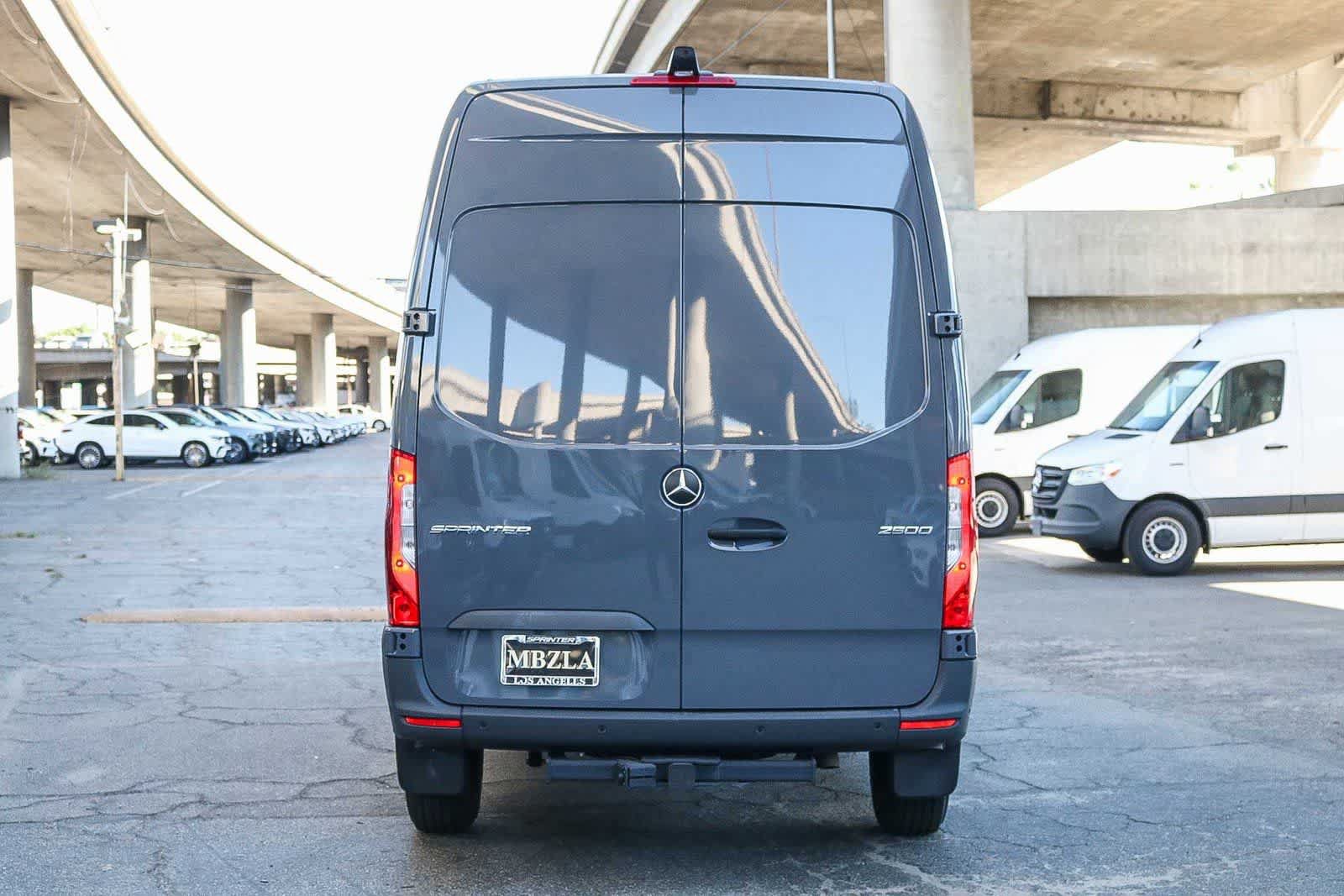Used 2024 Mercedes-Benz Sprinter 2500 image 7