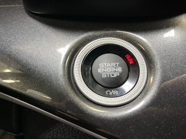 Used 2023 Jeep Grand Cherokee Altitude image 17