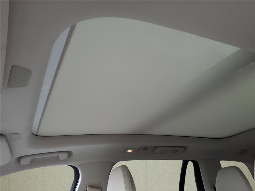 Used 2023 Volvo XC90 B6 Ultimate w/ Protection Package Premier image 13