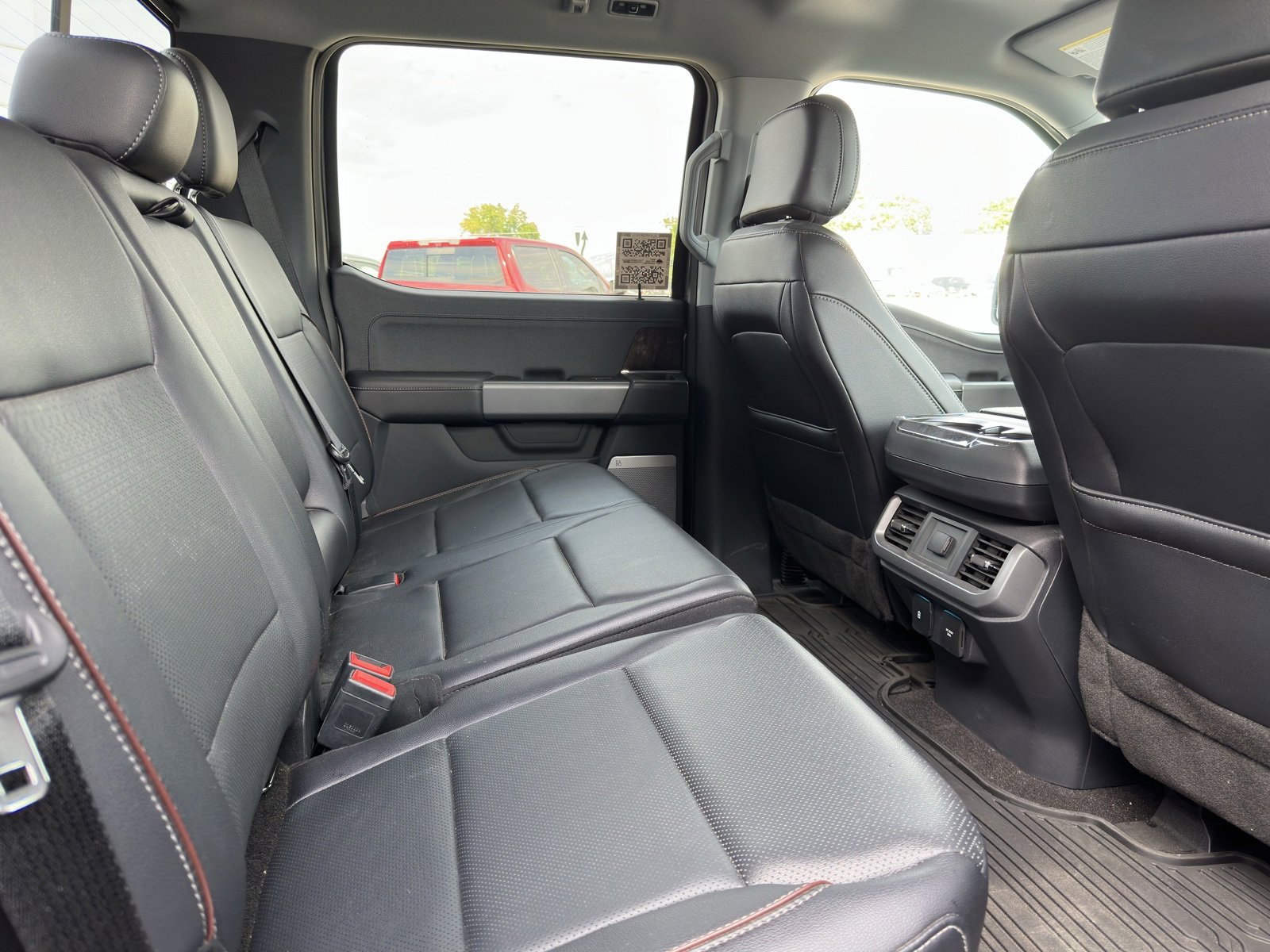 Used 2022 Ford F150 Lariat image 10