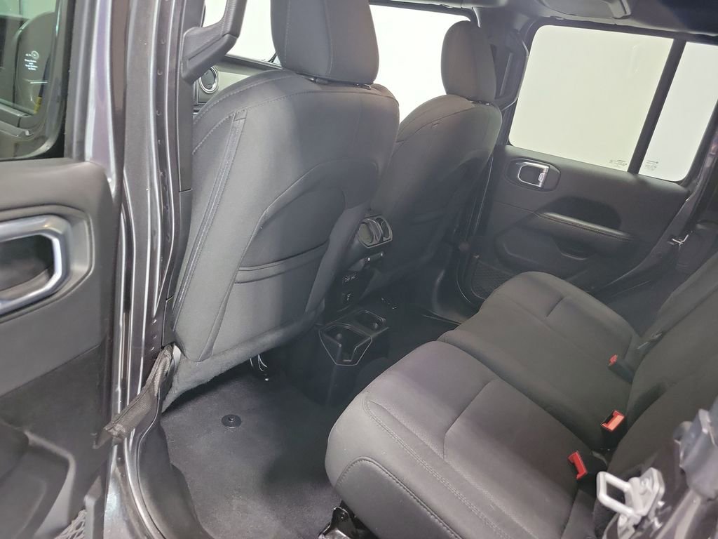 Certified 2022 Jeep Wrangler Unlimited Sahara AWD/4WD image 21