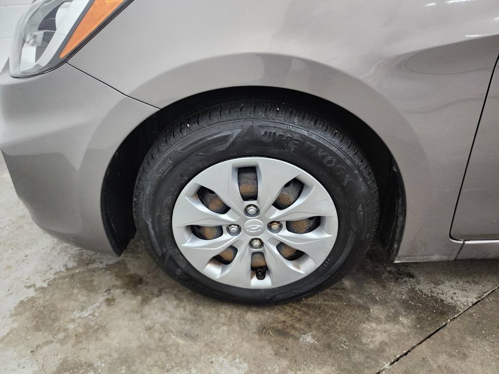Used 2017 Hyundai Accent SE FWD image 33
