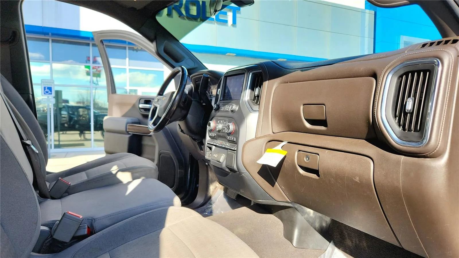 Used 2021 Chevrolet Silverado 1500 LT image 30