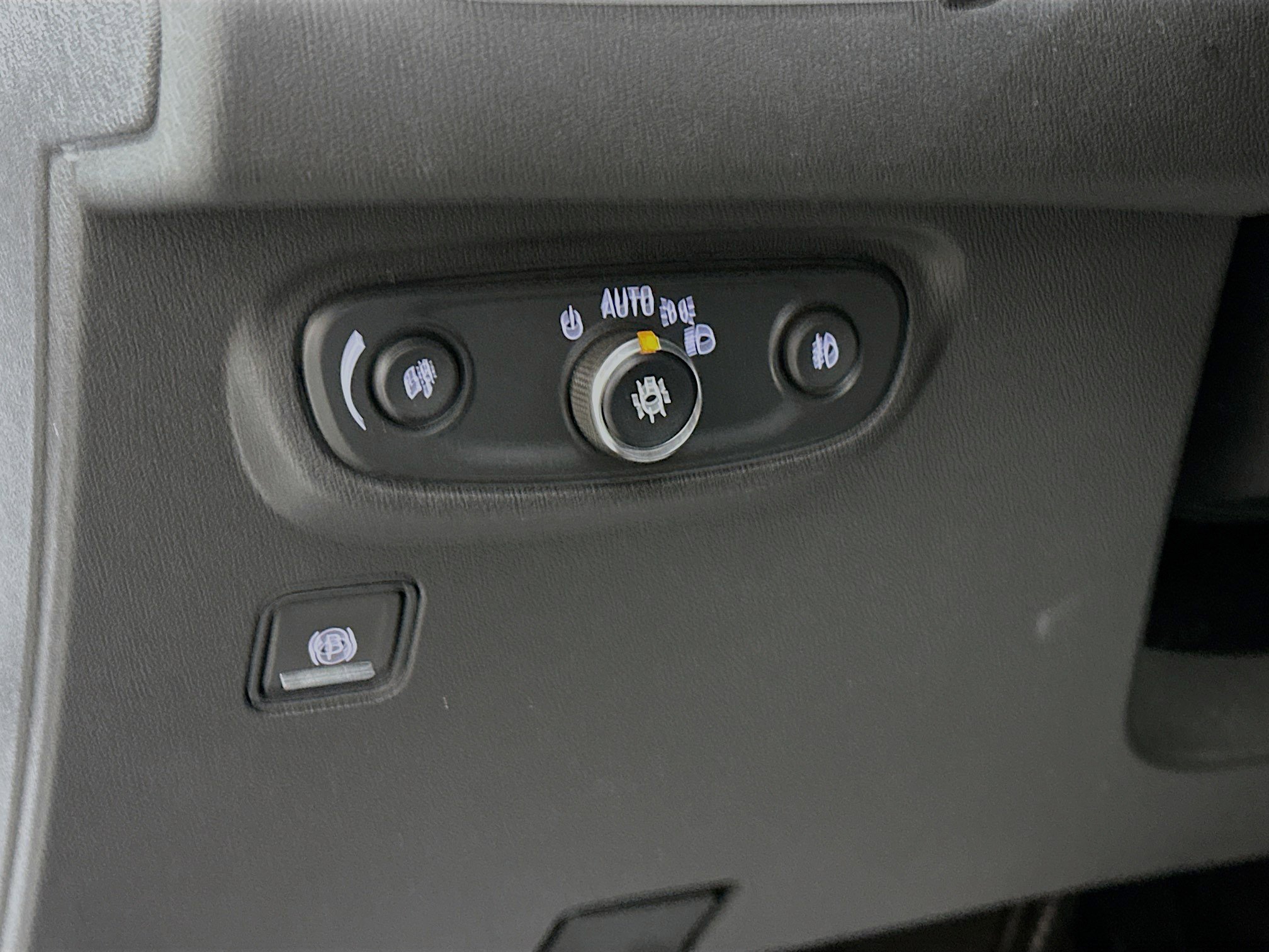 Used 2024 GMC Terrain SLT image 10