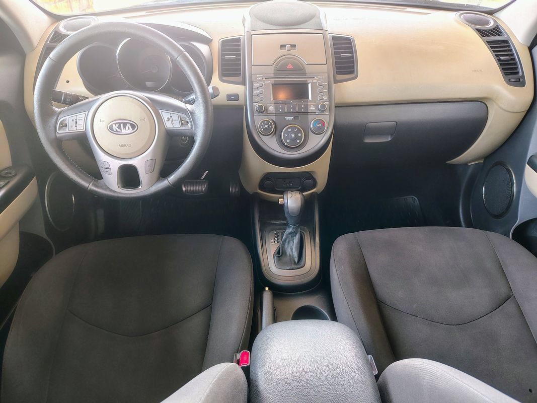 Used 2011 Kia Soul ! FWD image 14