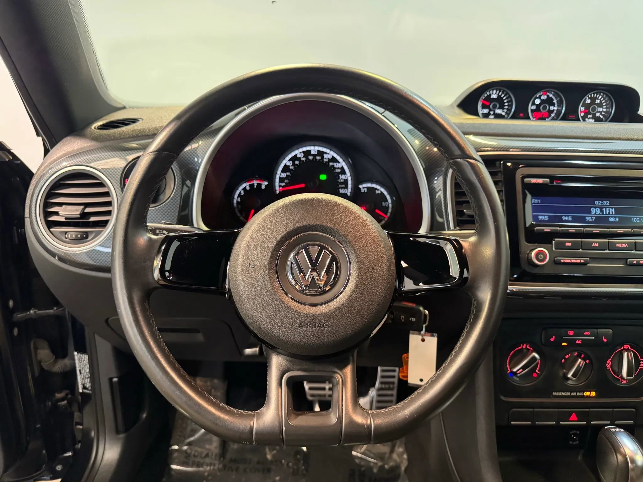 Used 2013 Volkswagen Beetle 2.0T FWD image 11