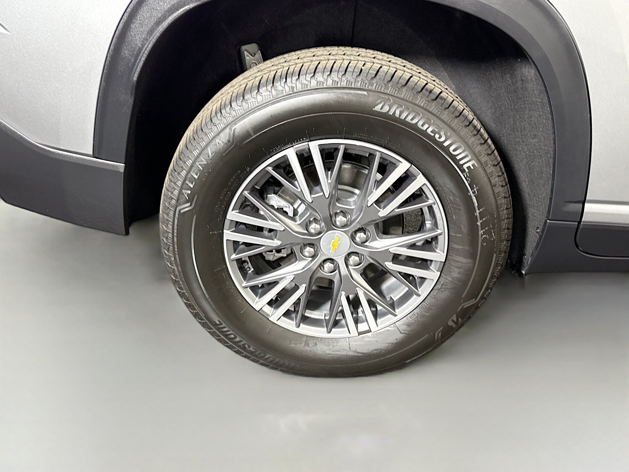 Used 2026 Chevrolet Traverse LT FWD image 33