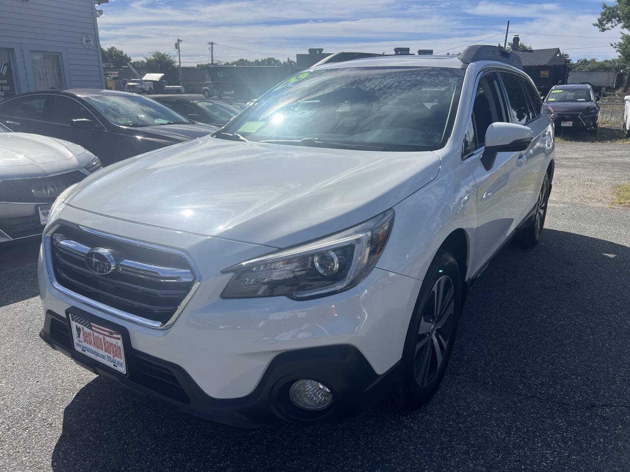 Used 2019 Subaru Outback 2.5i Limited AWD/4WD image 3