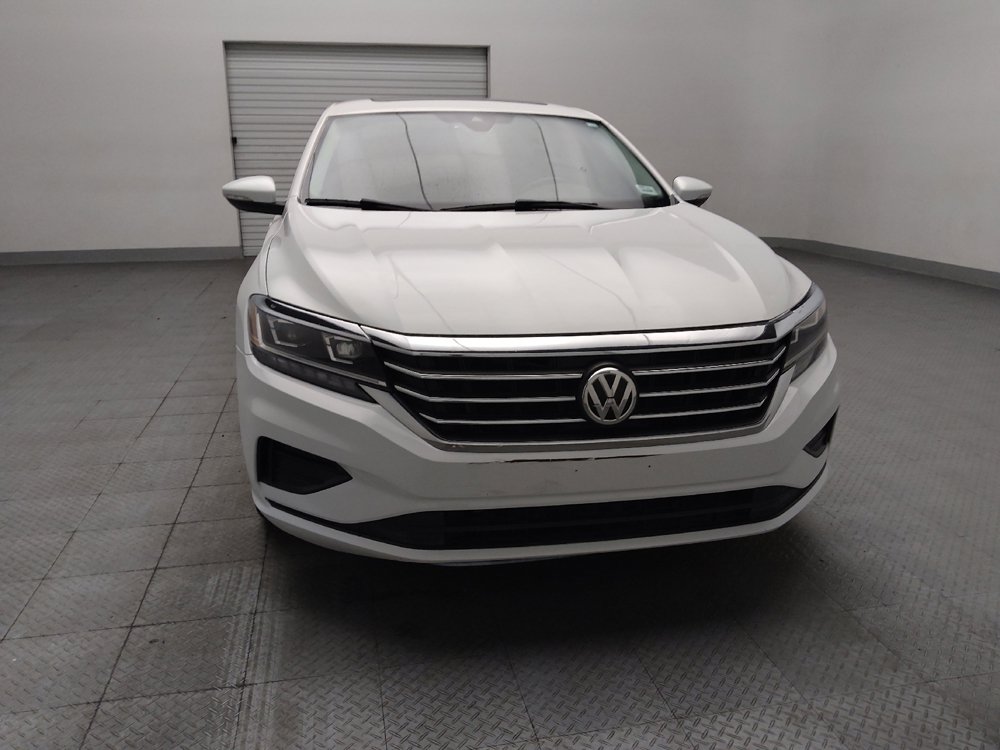 Used 2022 Volkswagen Passat 2.0T SE FWD image 14