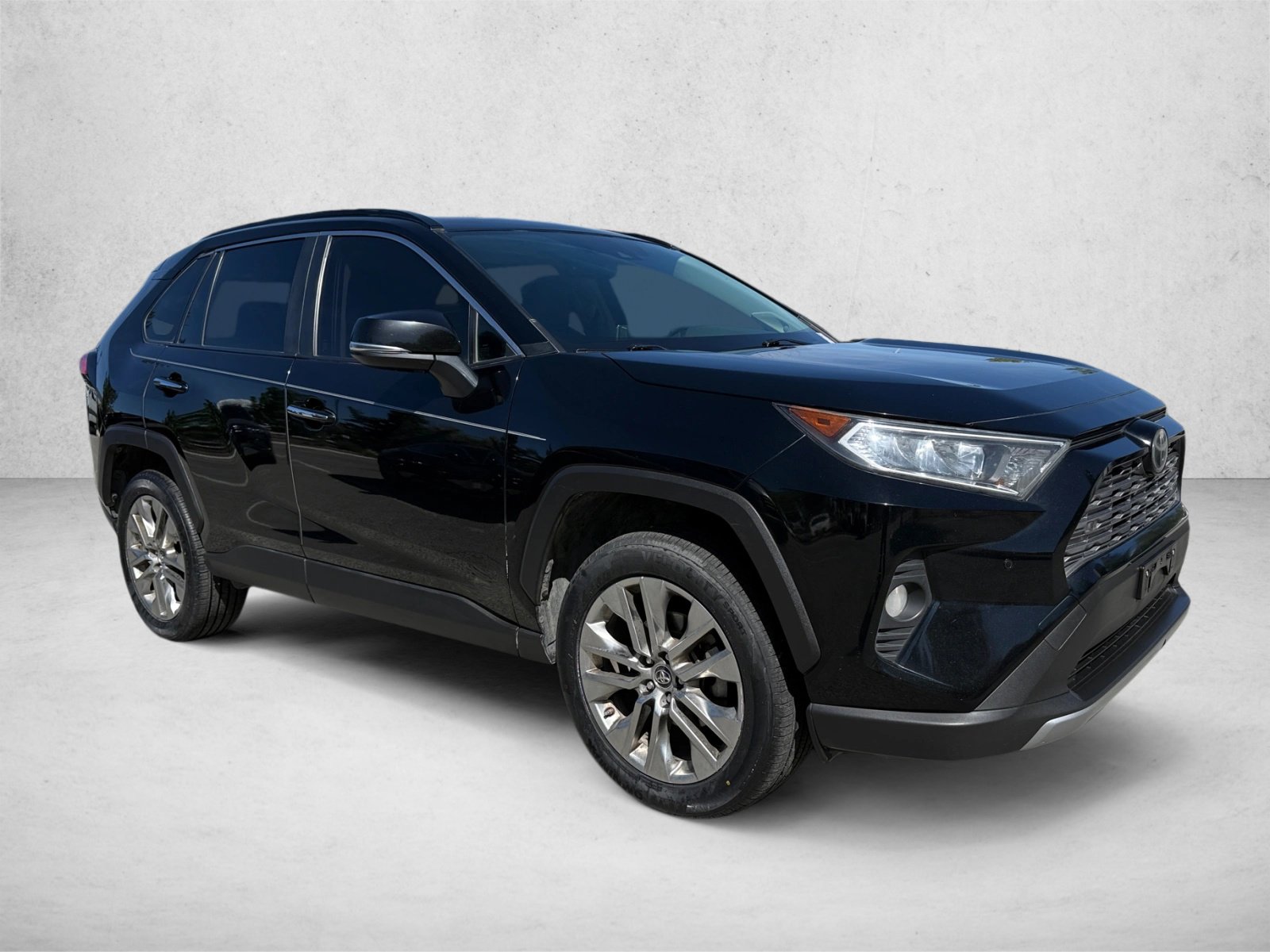 Used 2019 Toyota RAV4 Limited w/ Cold Weather Package AWD/4WD video 3