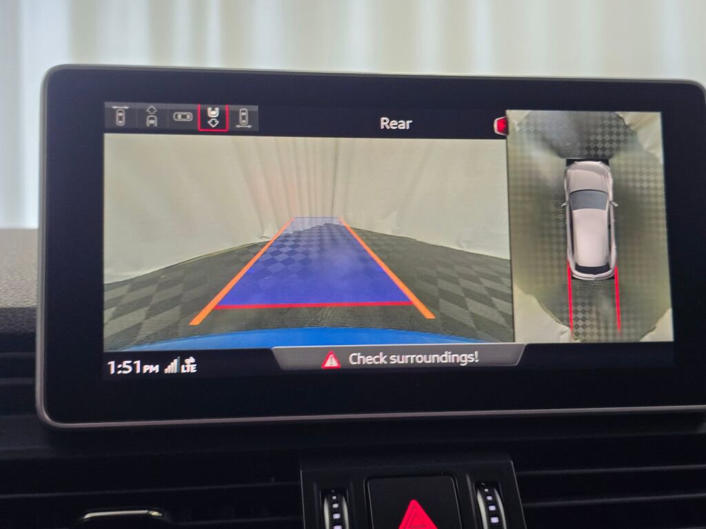 Used 2020 Audi Q5 e Prestige w/ Prestige Package image 45