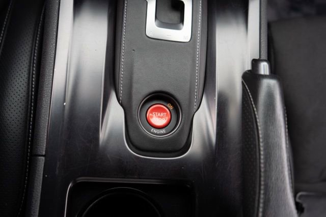 Used 2016 Nissan GT-R Premium image 29