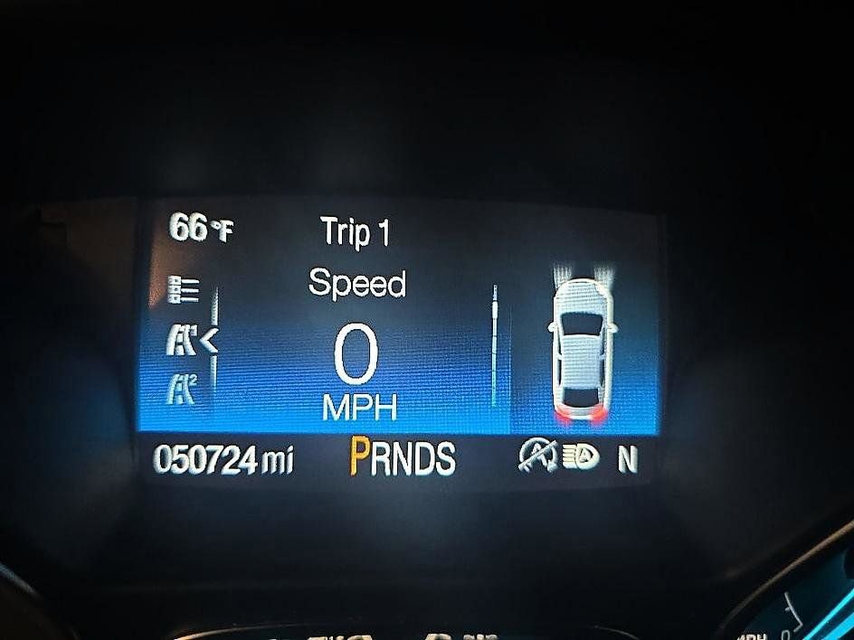 Used 2018 Ford Escape SE w/ Ford Safe & Smart Package AWD/4WD image 16