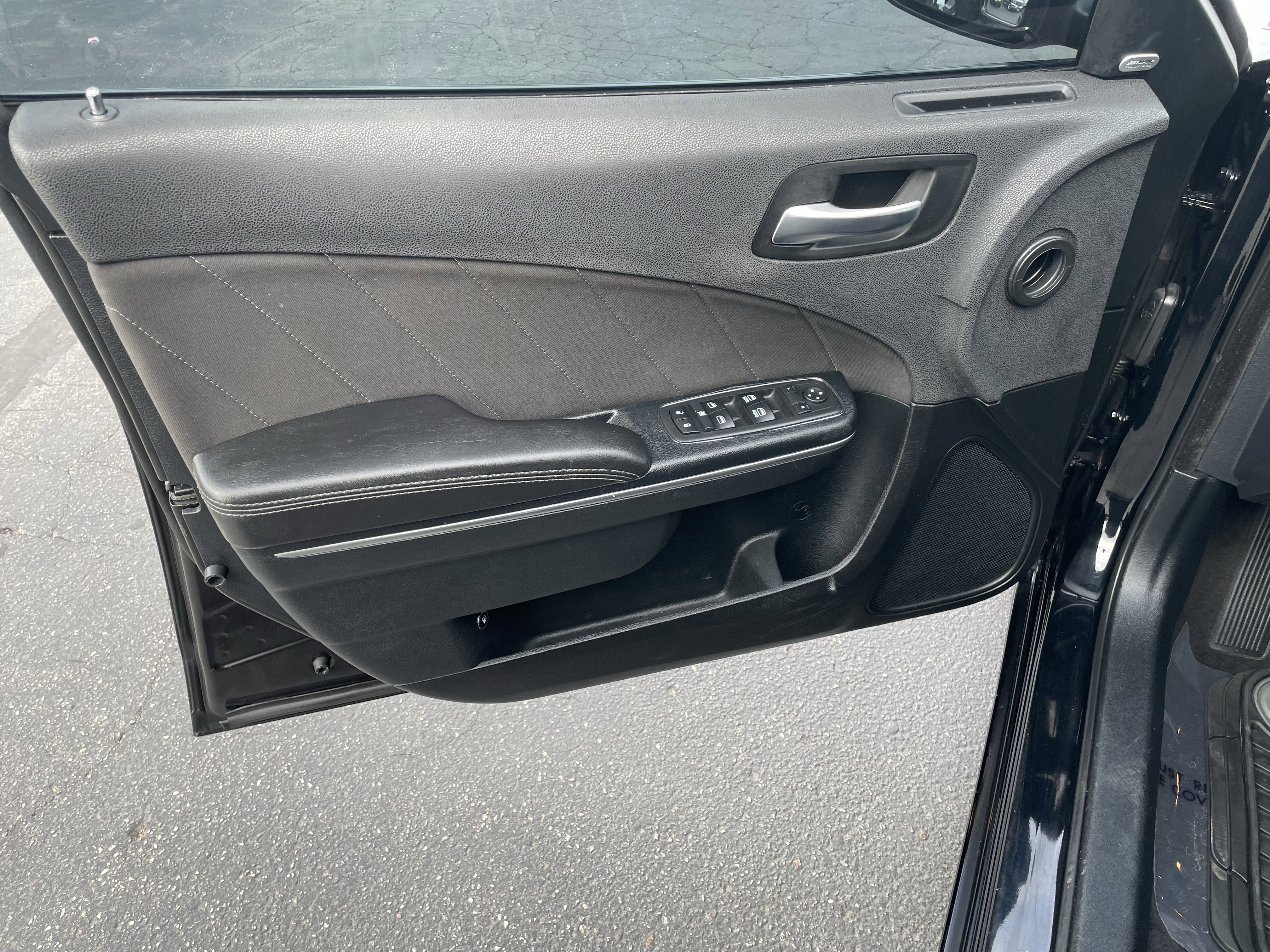 Used 2018 Dodge Charger SXT Plus RWD image 11