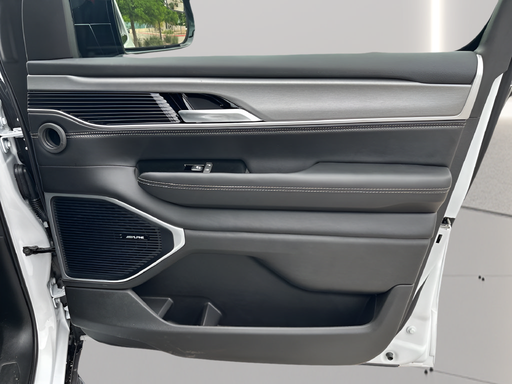New 2026 Jeep Grand Wagoneer L 4WD image 35