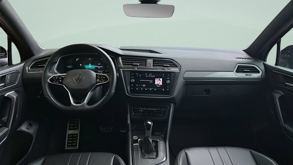 Used 2024 Volkswagen Tiguan SE R-Line FWD image 12