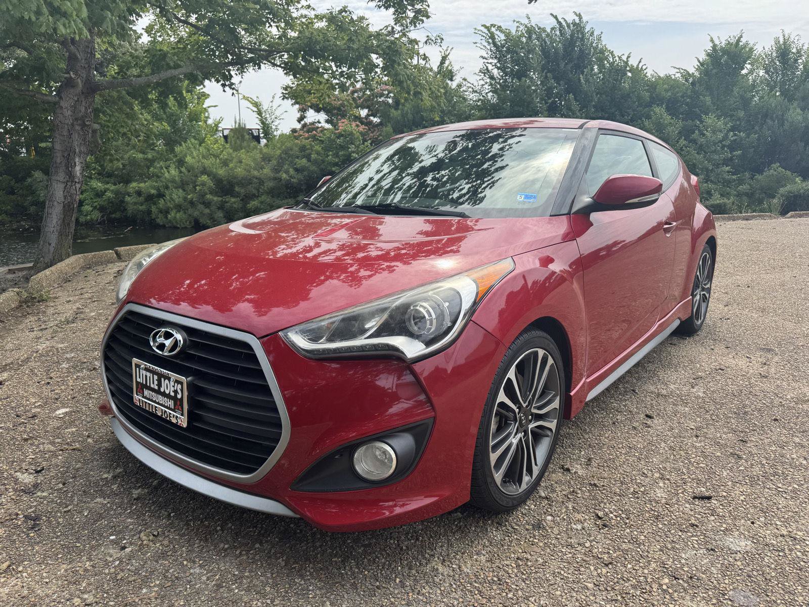 Used 2016 Hyundai Veloster Turbo FWD image 11