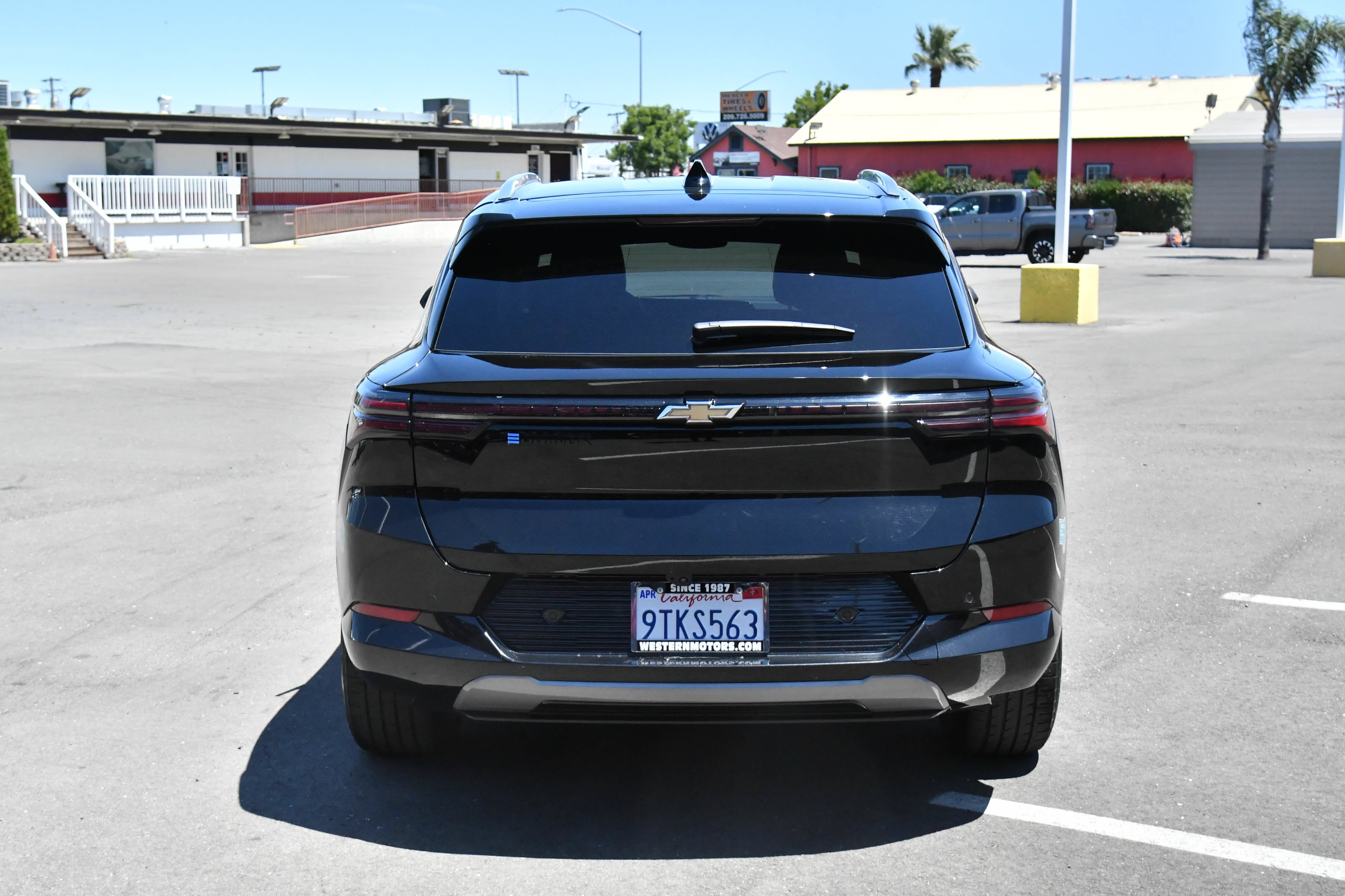 Used 2025 Chevrolet Equinox EV LT FWD image 7