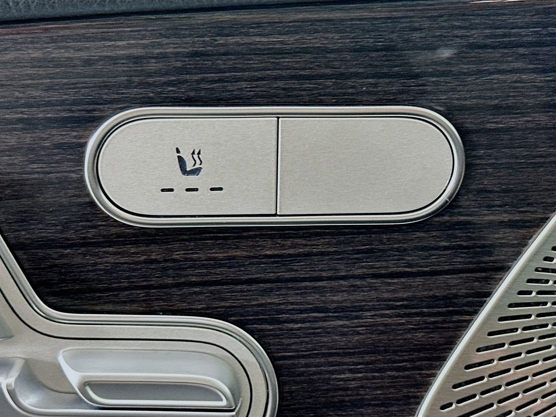 Certified 2022 Mercedes-Benz GLE 350 w/ Premium Package image 21