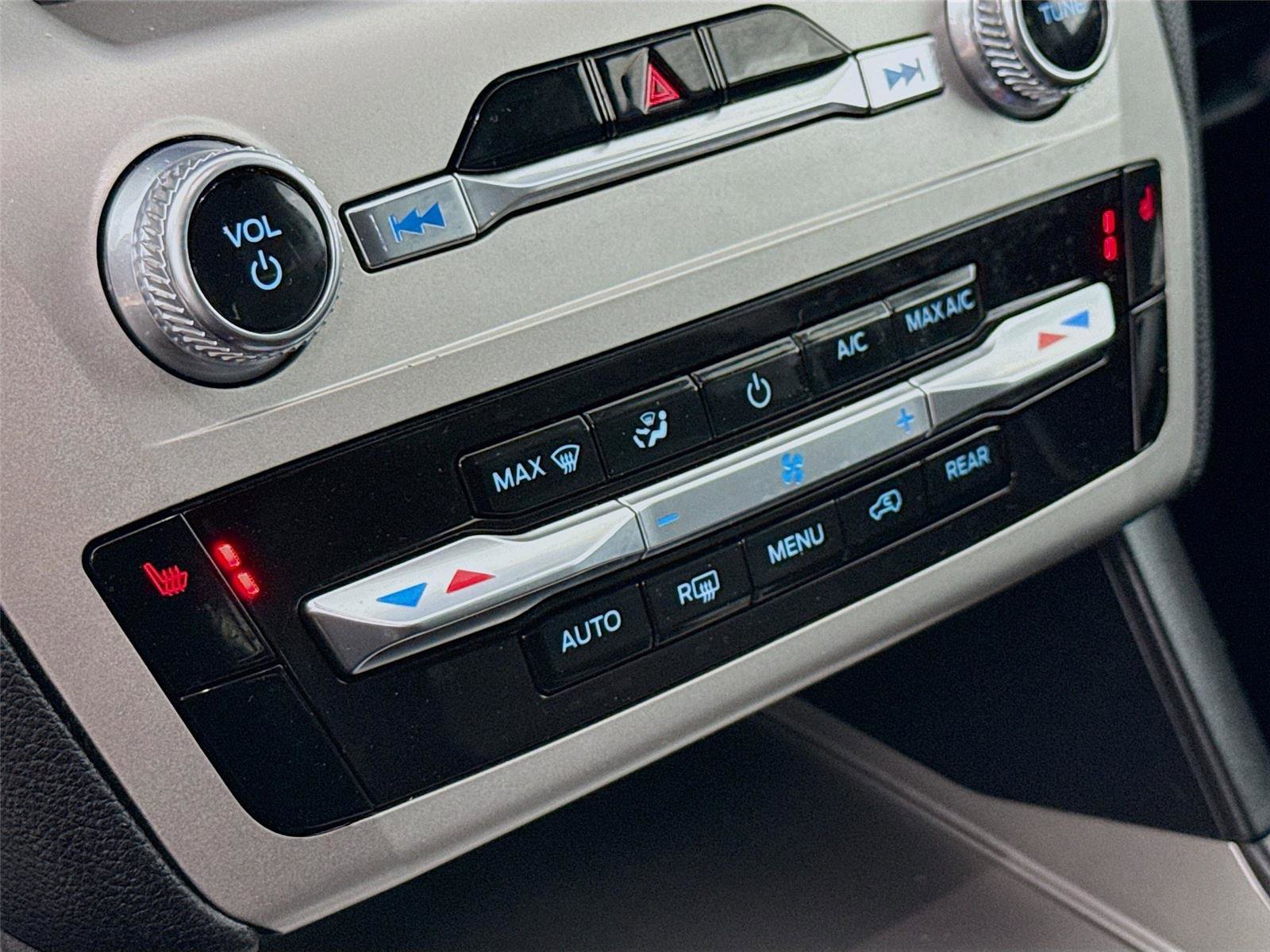 Used 2022 Ford Explorer XLT w/ Class IV Trailer Tow Package image 19