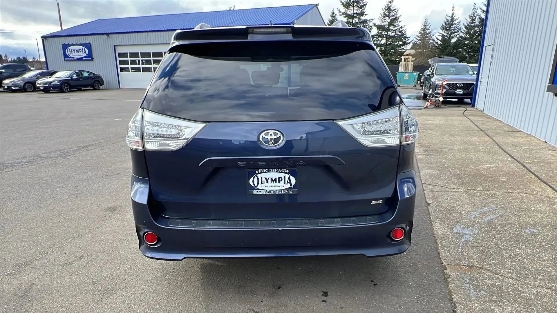 Used 2020 Toyota Sienna SE FWD image 9
