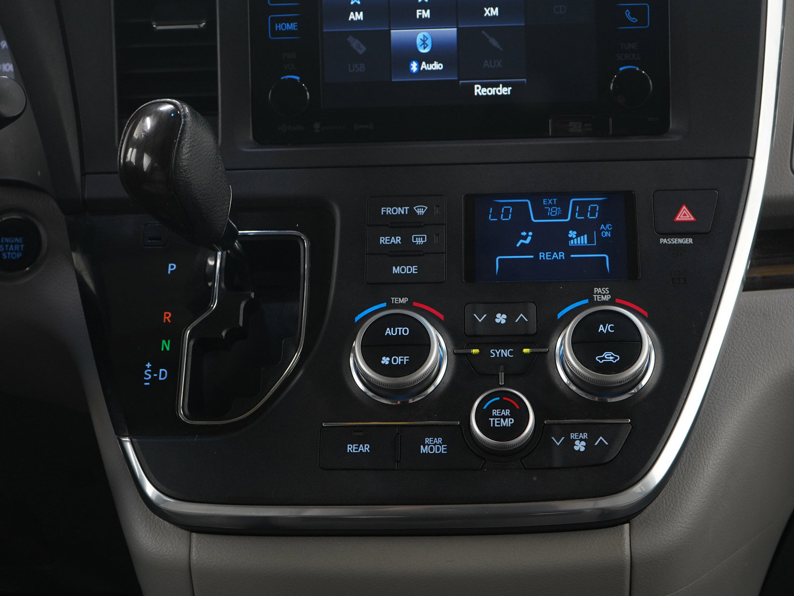 Used 2017 Toyota Sienna XLE image 16