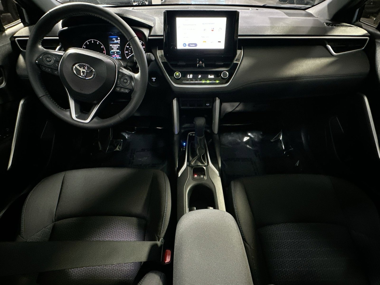 Used 2024 Toyota Corolla Cross SE w/ Moonroof Package image 31