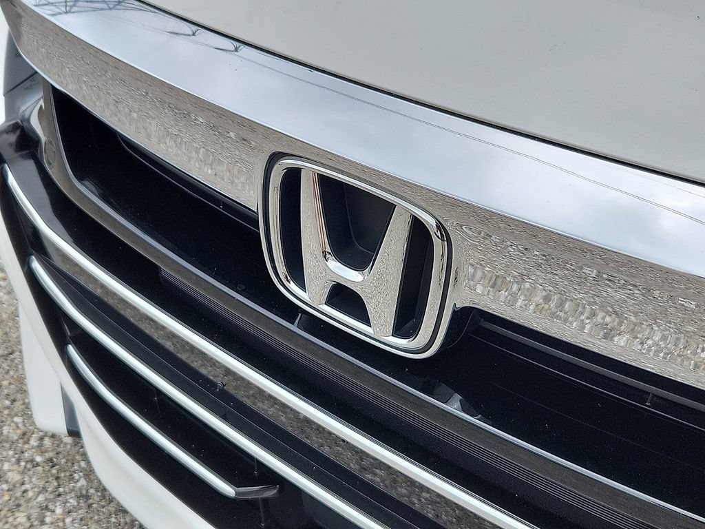 Used 2021 Honda Accord Touring image 4