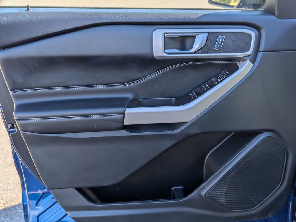 Used 2022 Ford Explorer XLT w/ Equipment Group 202A image 27